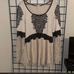 BKE Lace Long Sleeve Top